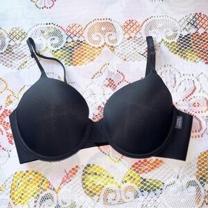 NWOT Vince Camuto black full coverage bra w/adjustable straps &closure hooks 36C